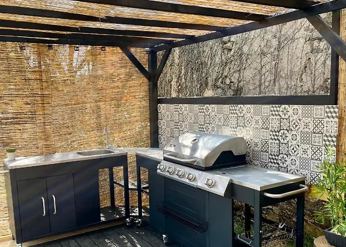 Maison De Mags & Mags