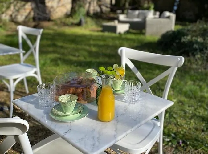 Maison De Mags & Mags